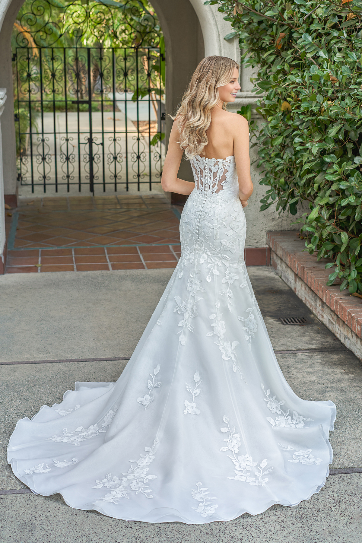 V-neckline off shoulder sleeveless lace floral patch backless and floor length wedding dress